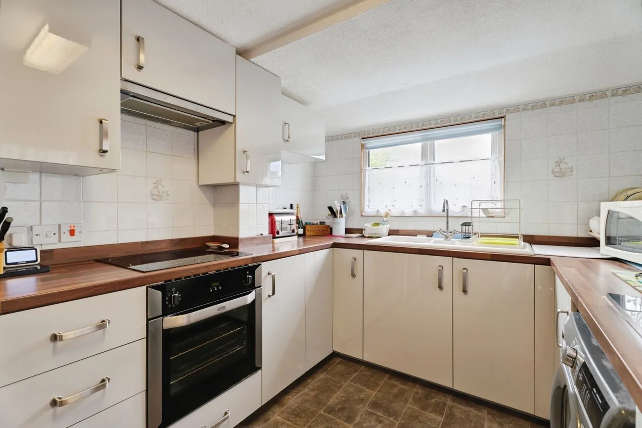 Church Road, Great Cornard, Sudbury, Suffolk, CO10, photo 6