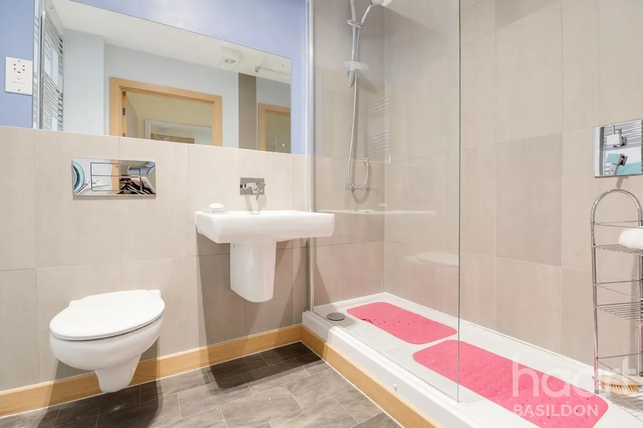 Cherrydown East, Basildon, SS16, photo 3