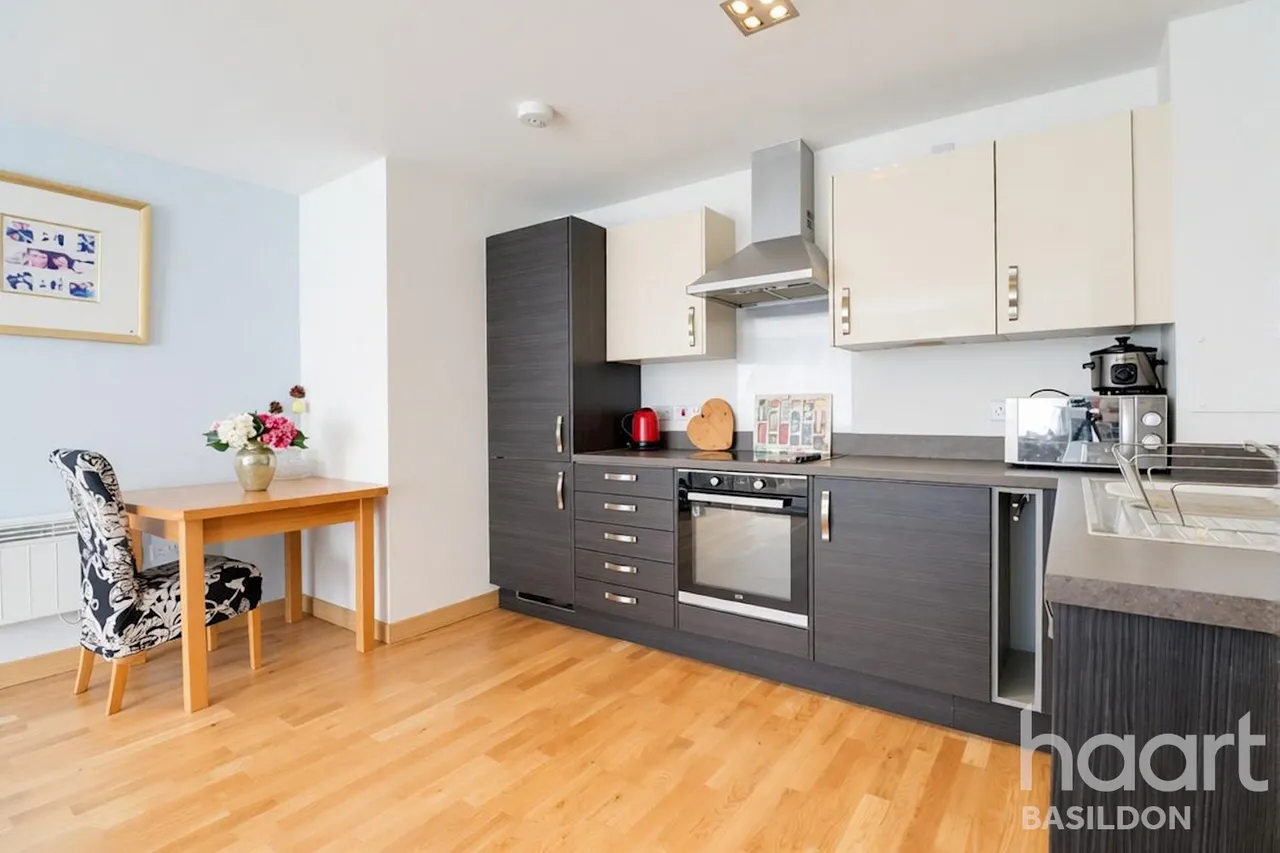 Cherrydown East, Basildon, SS16, photo 5