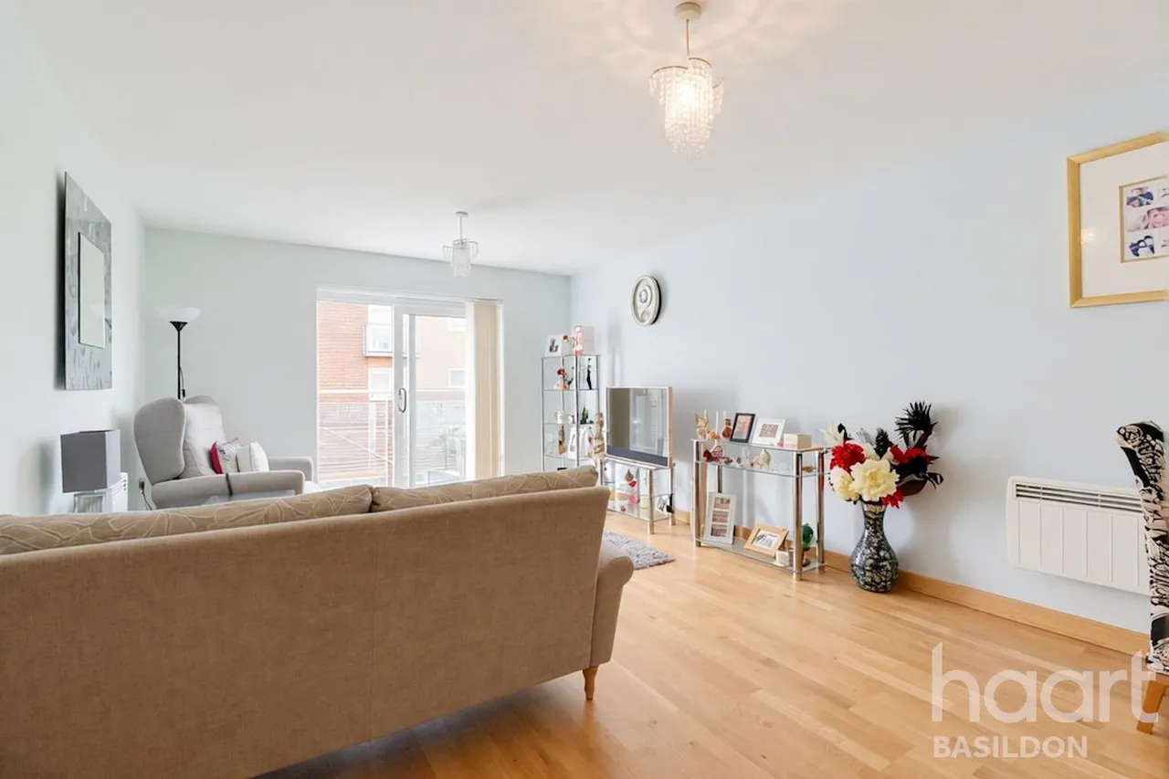 Cherrydown East, Basildon, SS16, photo 6