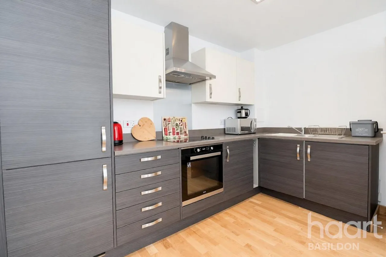 Cherrydown East, Basildon, SS16, photo 9