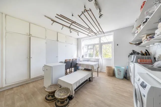 Fairholme Close, London, N3, photo 19