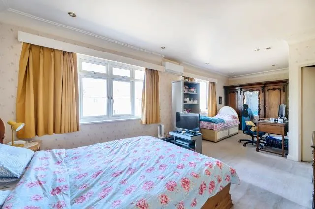 Fairholme Close, London, N3, photo 16