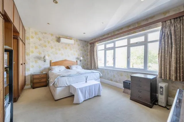 Fairholme Close, London, N3, photo 12