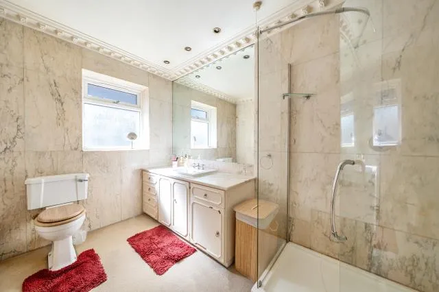 Fairholme Close, London, N3, photo 15