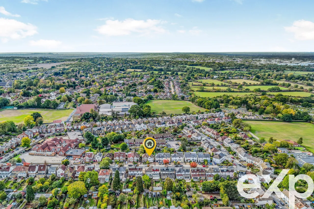 3 bed house for sale, Wentworth Road, Barnet, EN5