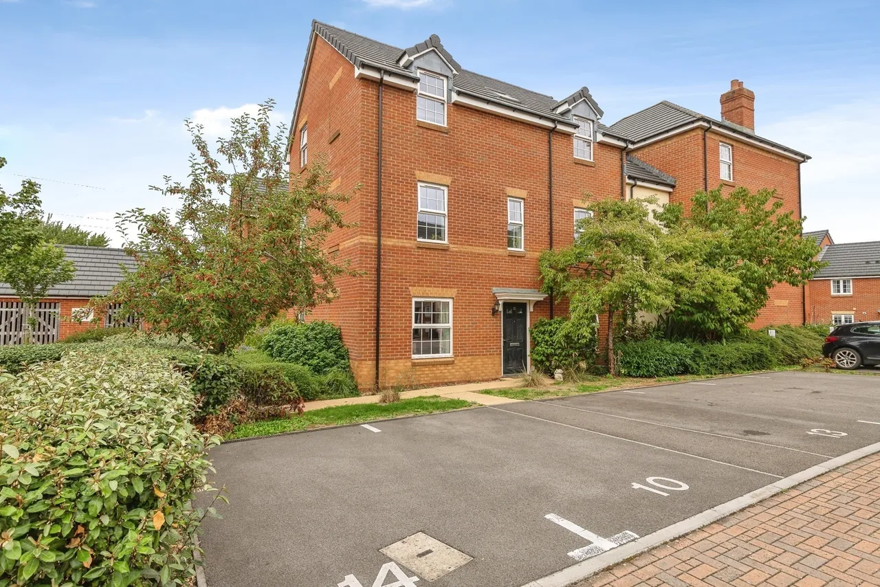 2 bed flat for sale, Thomas Fox Road, Tonedale, TA21
