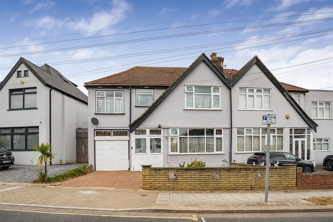 4 bed house for sale, Cavendish Avenue, Harrow, HA1