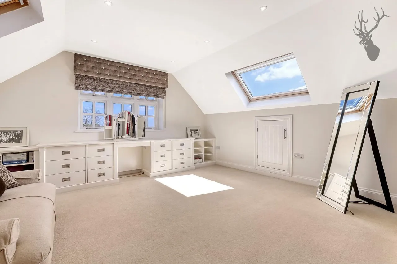 St. Johns Road, Loughton, IG10, photo 15