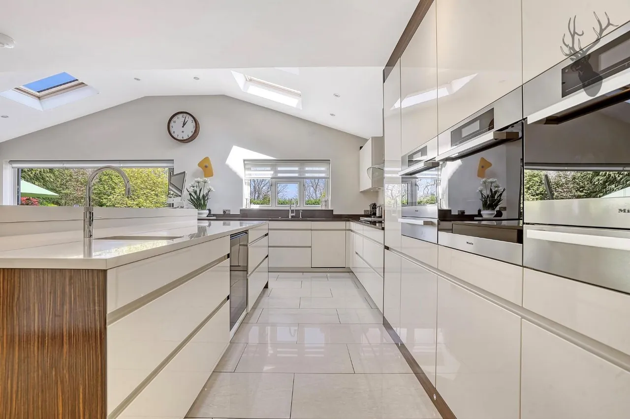 St. Johns Road, Loughton, IG10, photo 5