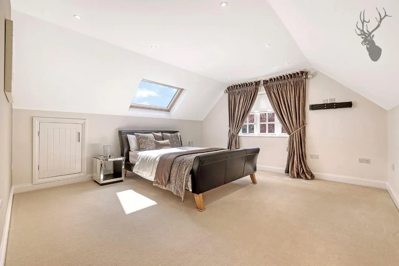 St. Johns Road, Loughton, IG10, photo 16