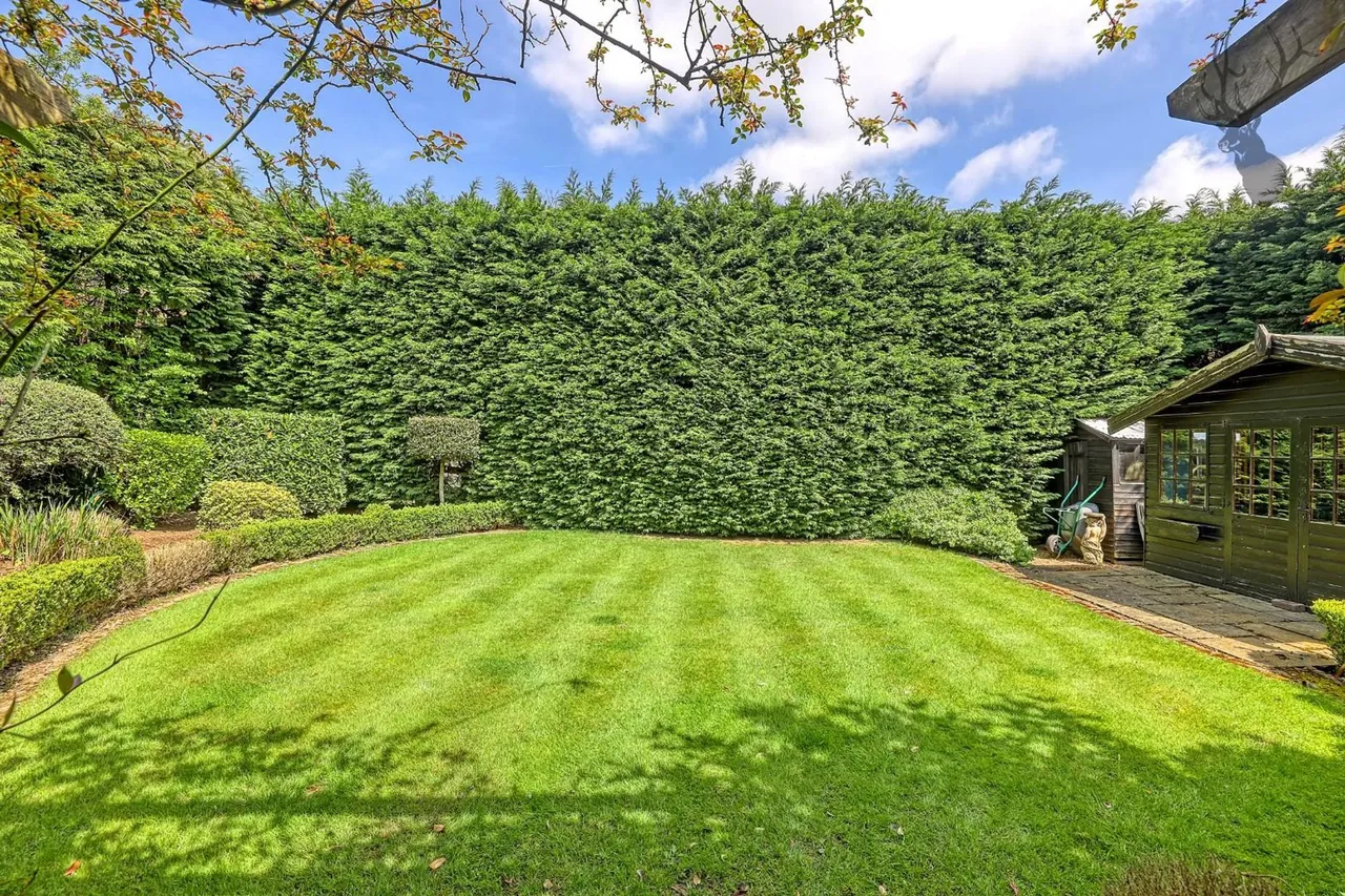 St. Johns Road, Loughton, IG10, photo 43