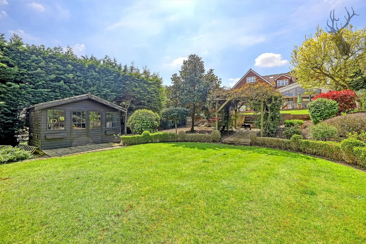 St. Johns Road, Loughton, IG10, photo 45
