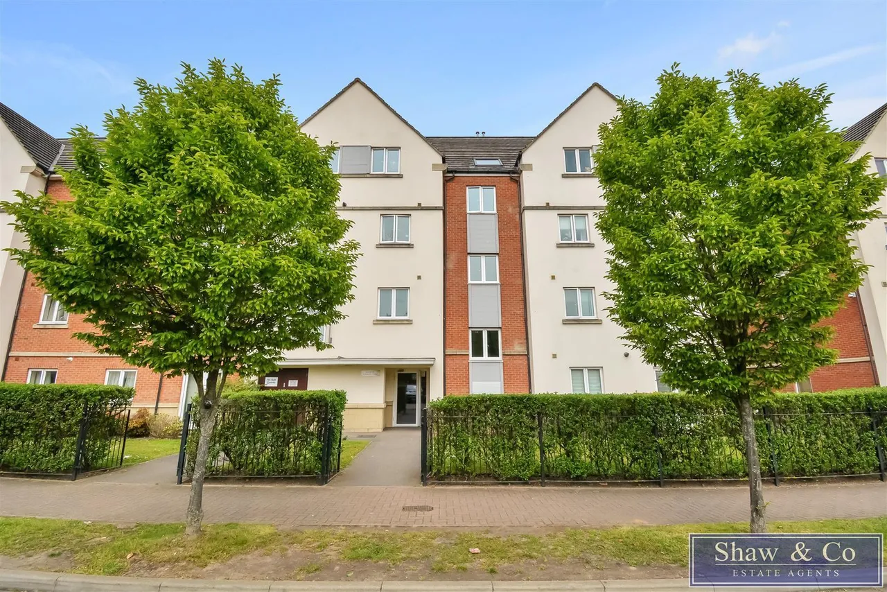2 bed flat for sale, Academy Place, Isleworth