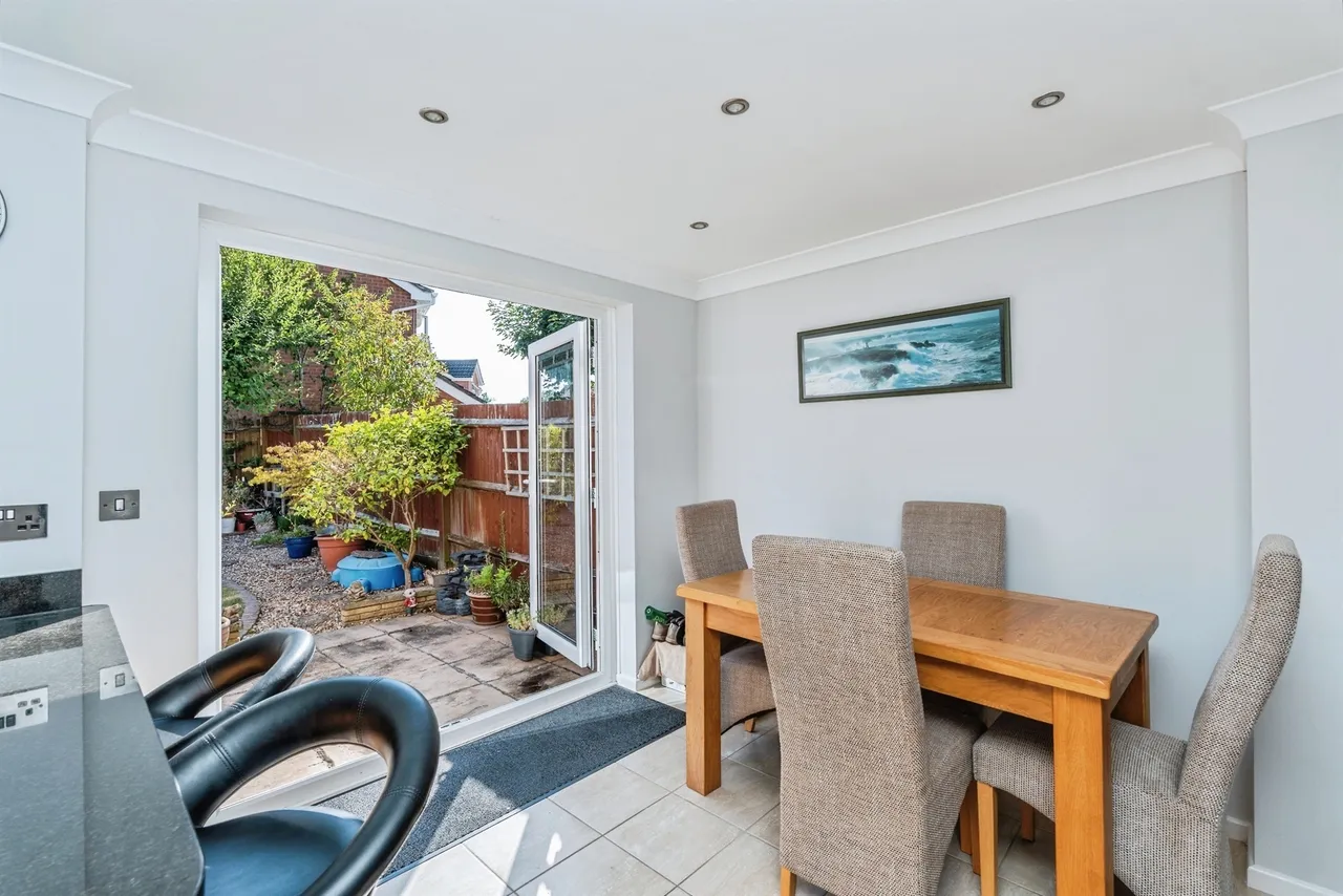 Durley Crescent, Totton, SO40, photo 6