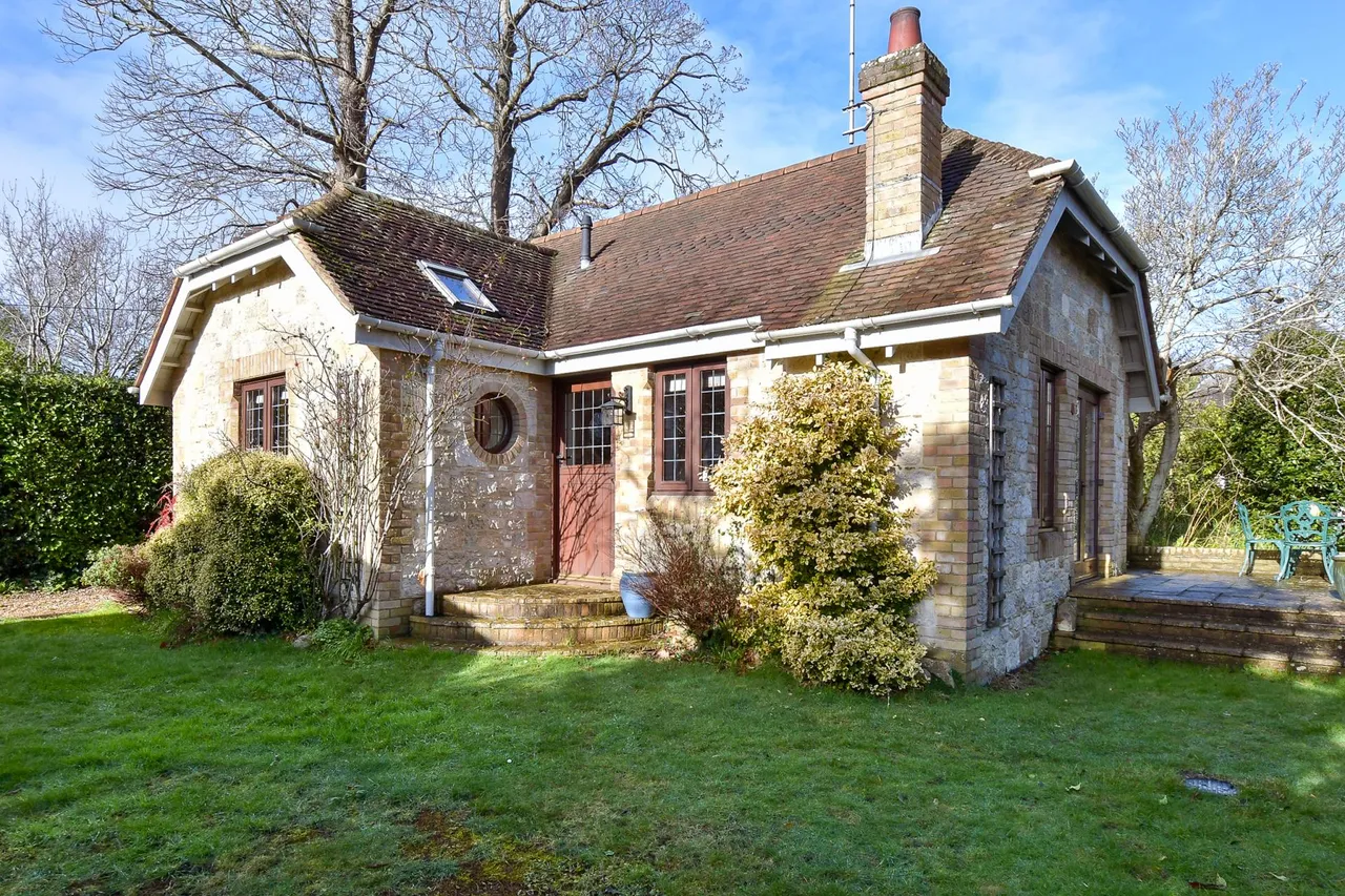 Bembridge, PO35, photo 16