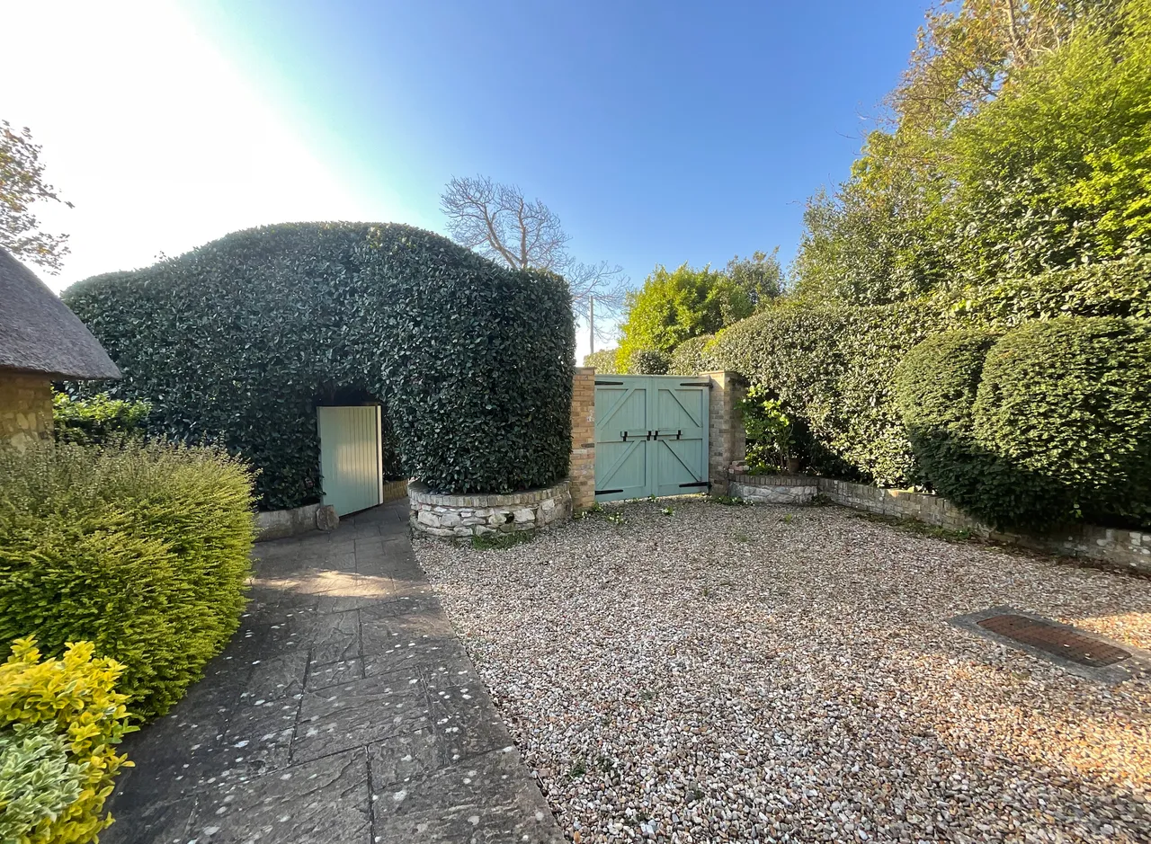 Bembridge, PO35, photo 24