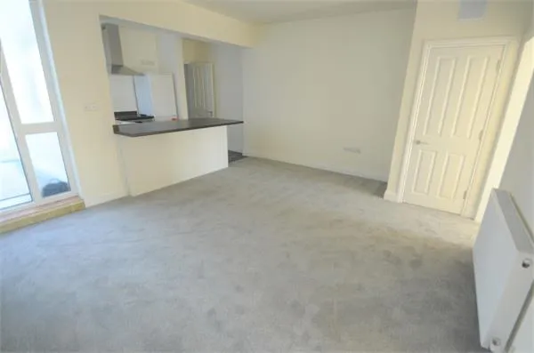 2 bed flat to rent, The Broadway, Mill Hill