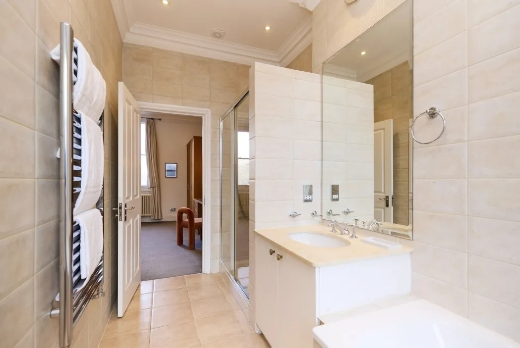 Rudall Crescent, London, NW3, photo 25