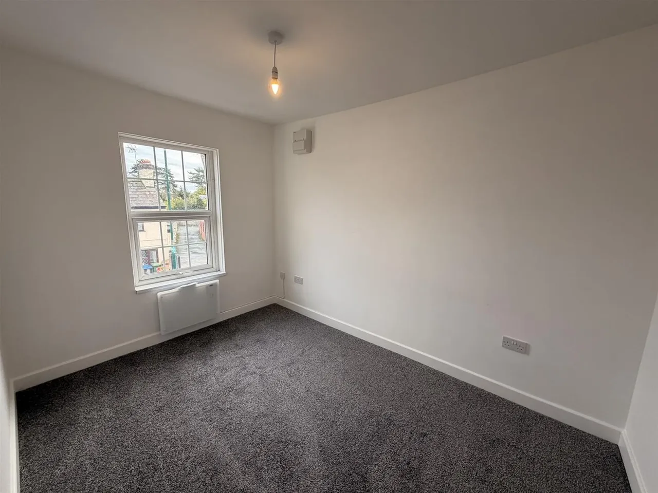 High Street, Studley, photo 6