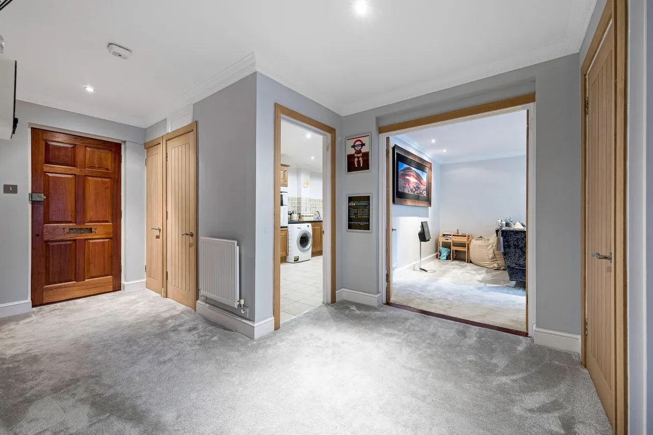Forest Heights, Buckhurst Hill, IG9, photo 13
