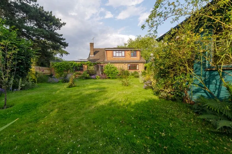 Eastwick Road Great Bookham, Leatherhead KT23 4BJ, photo 3