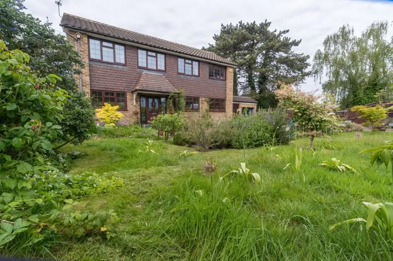 Eastwick Road Great Bookham, Leatherhead KT23 4BJ, photo 4
