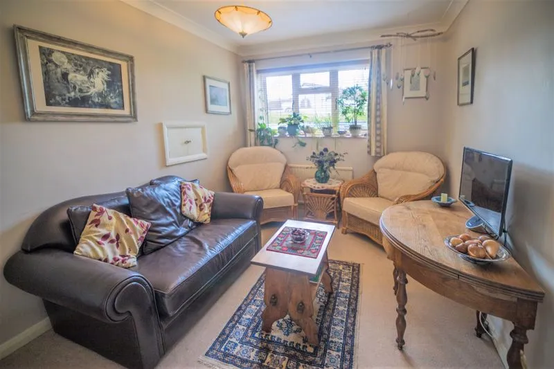Eastwick Road Great Bookham, Leatherhead KT23 4BJ, photo 11