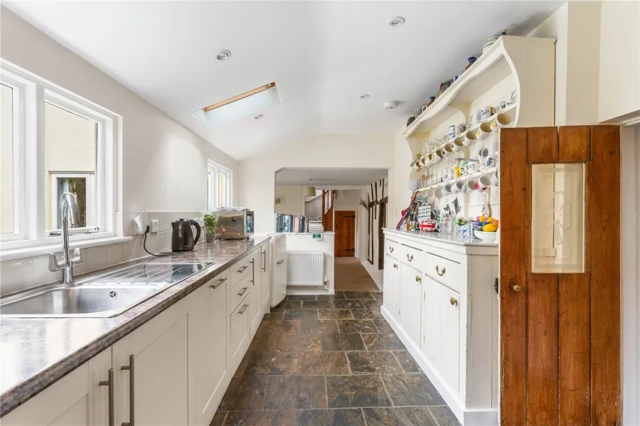with 5 bedrooms in Brewers End, Nr Bishop's Stortford, CM22, photo 13