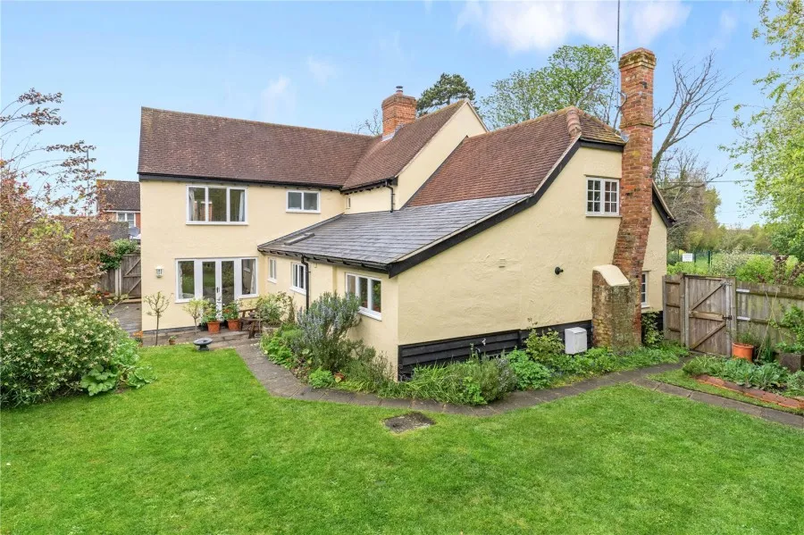 with 5 bedrooms in Brewers End, Nr Bishop's Stortford, CM22, photo 10
