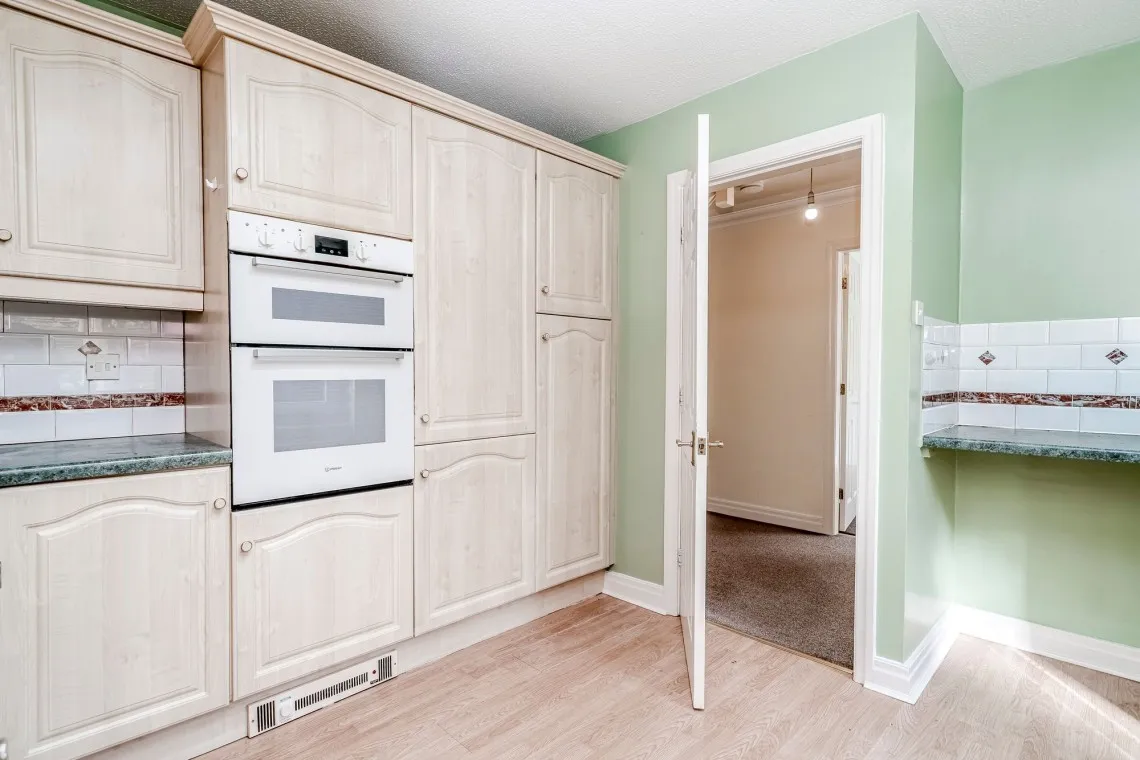 Swallow Court, Clayton-Le-Woods, PR6, photo 16