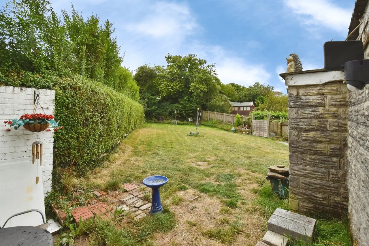 Heol Hir Ammanford, SA18, photo 13