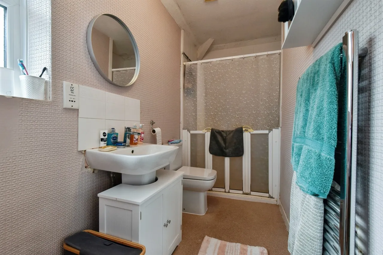 Heol Hir Ammanford, SA18, photo 11
