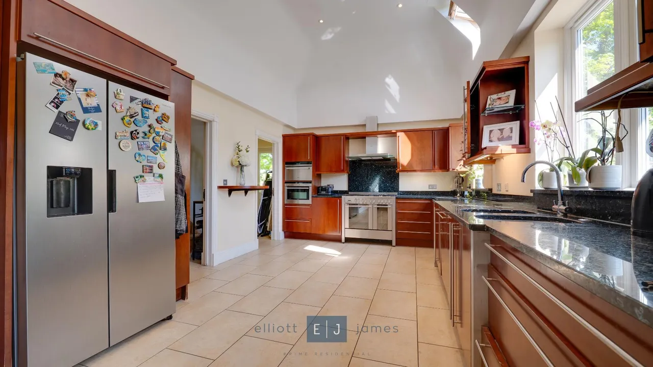 Sewardstone Road, London, E4, photo 6