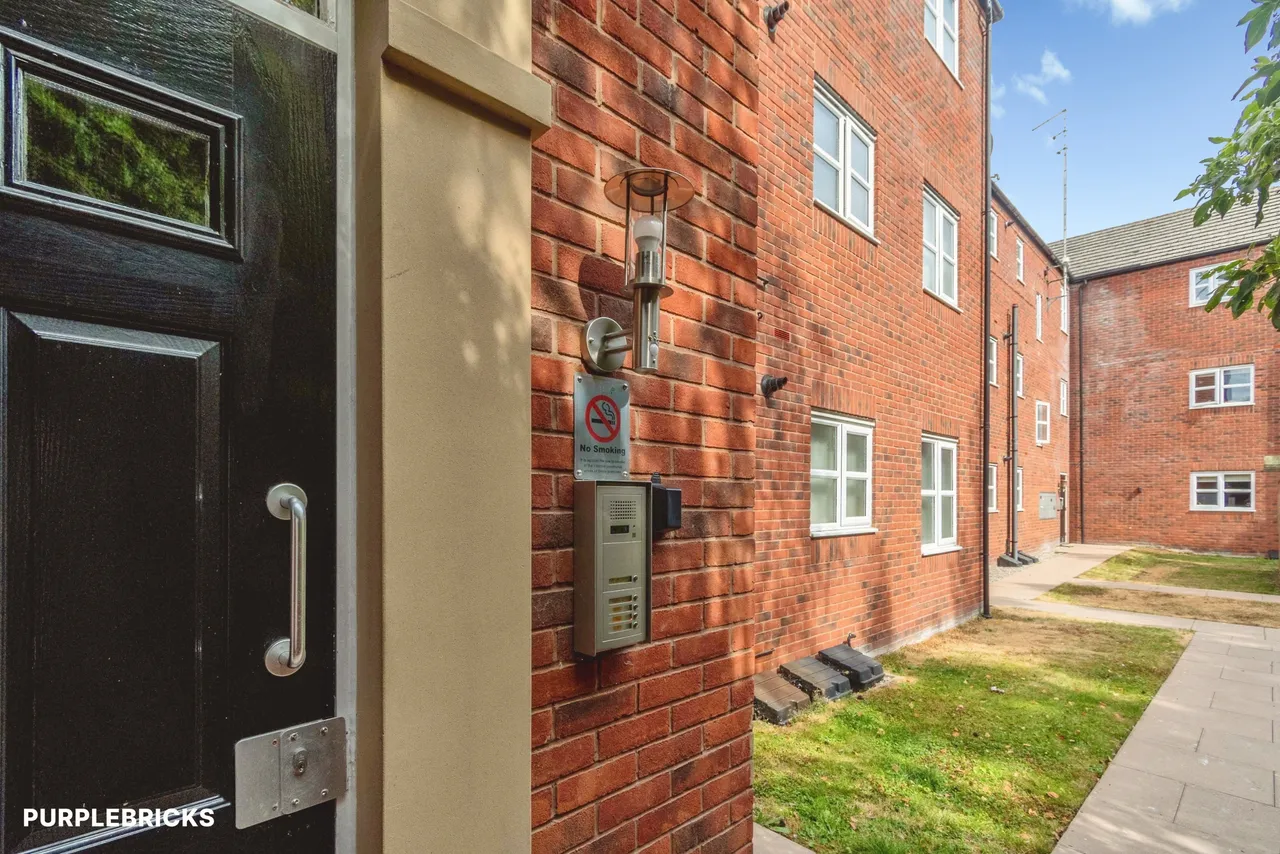 Charles Hayward Drive, Wolverhampton, WV4, photo 6