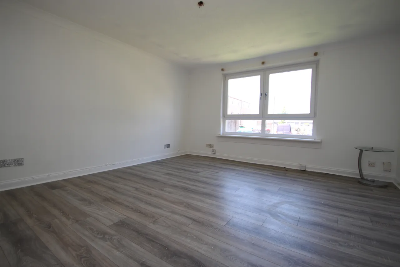 3 bed flat to rent, Clunie Place, Coatbridge, ML5