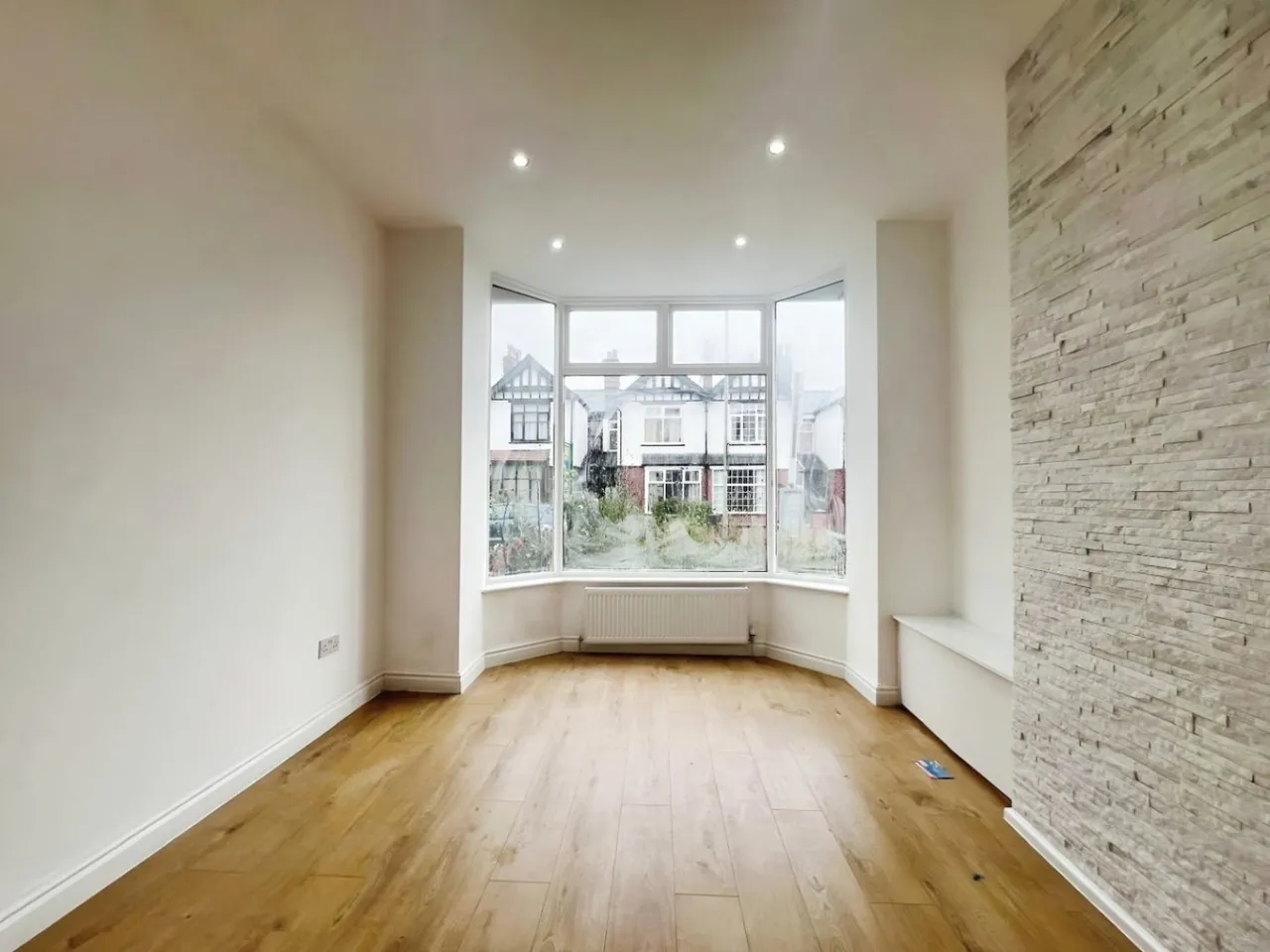Findlay Street, WN7, photo 2