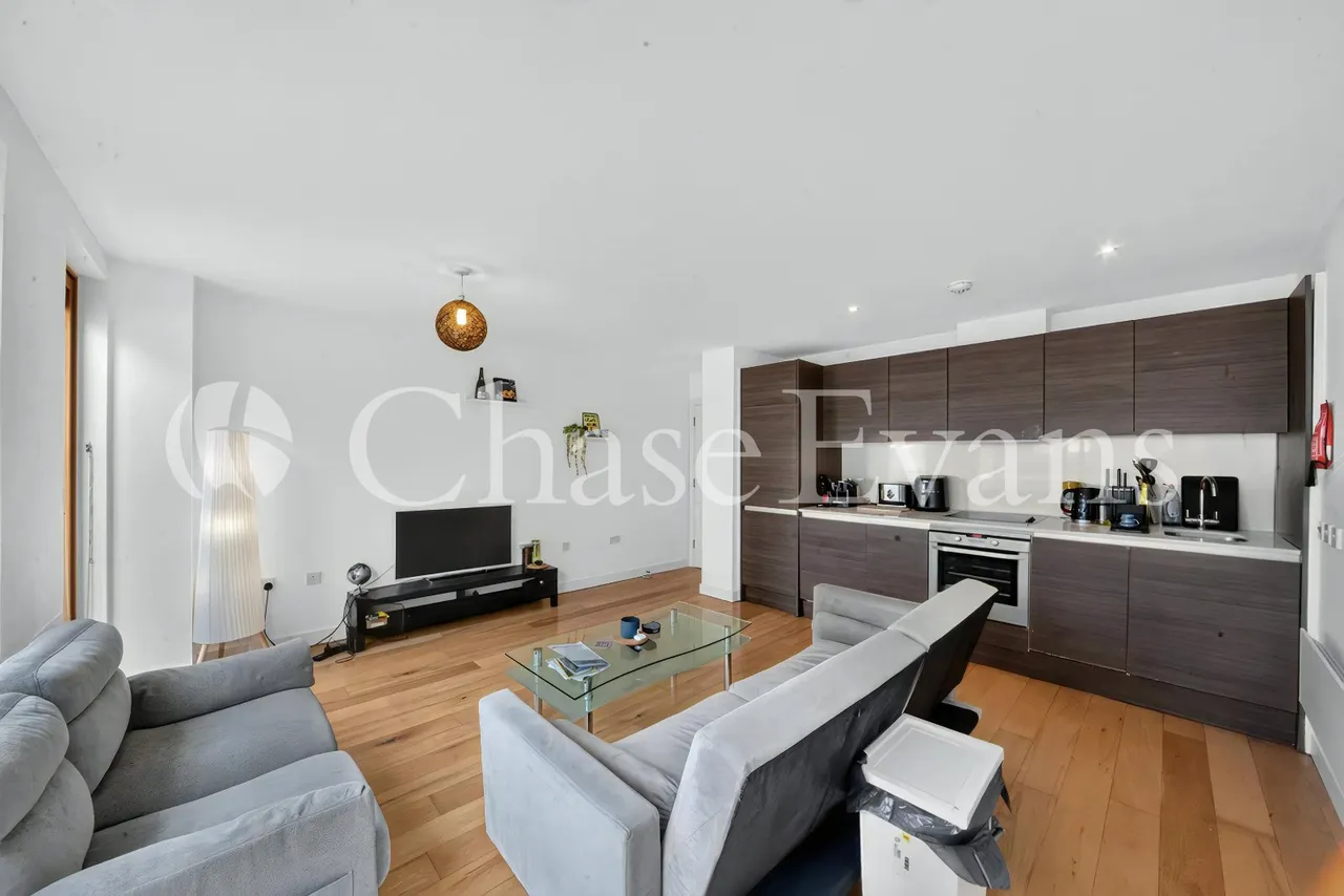 3 bed flat for sale, Crampton Street, London, SE17