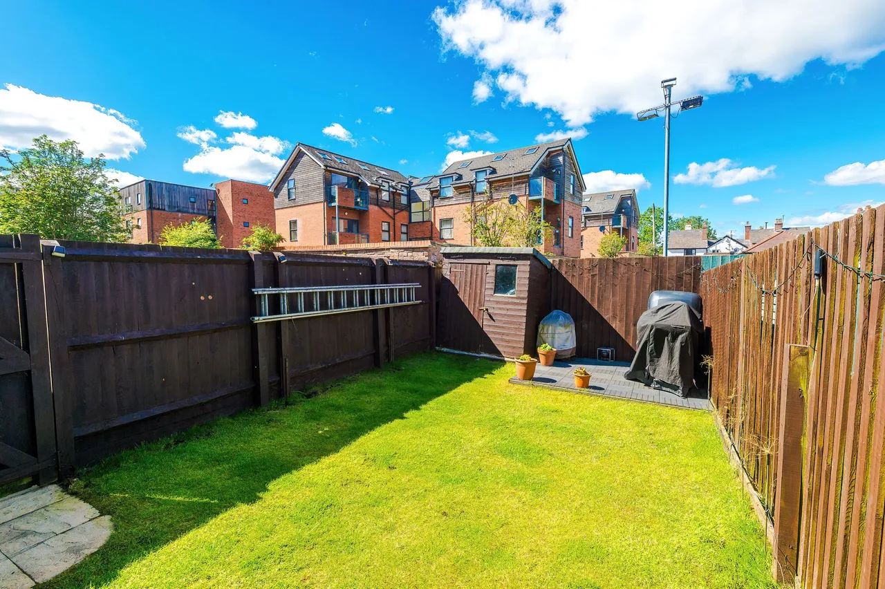 Holywell Drive, Warrington, WA1, photo 25
