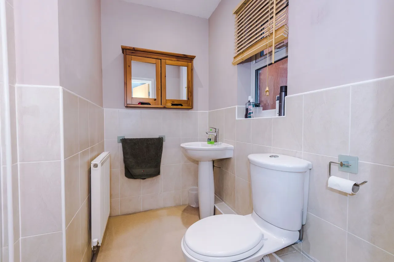 Holywell Drive, Warrington, WA1, photo 19
