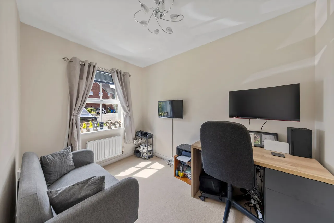 Holywell Drive, Warrington, WA1, photo 15