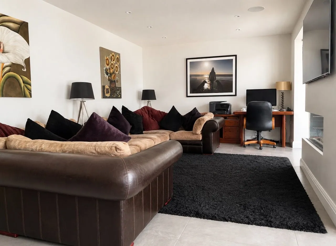 Shirley Aveune, South Cheam, SM2, photo 4