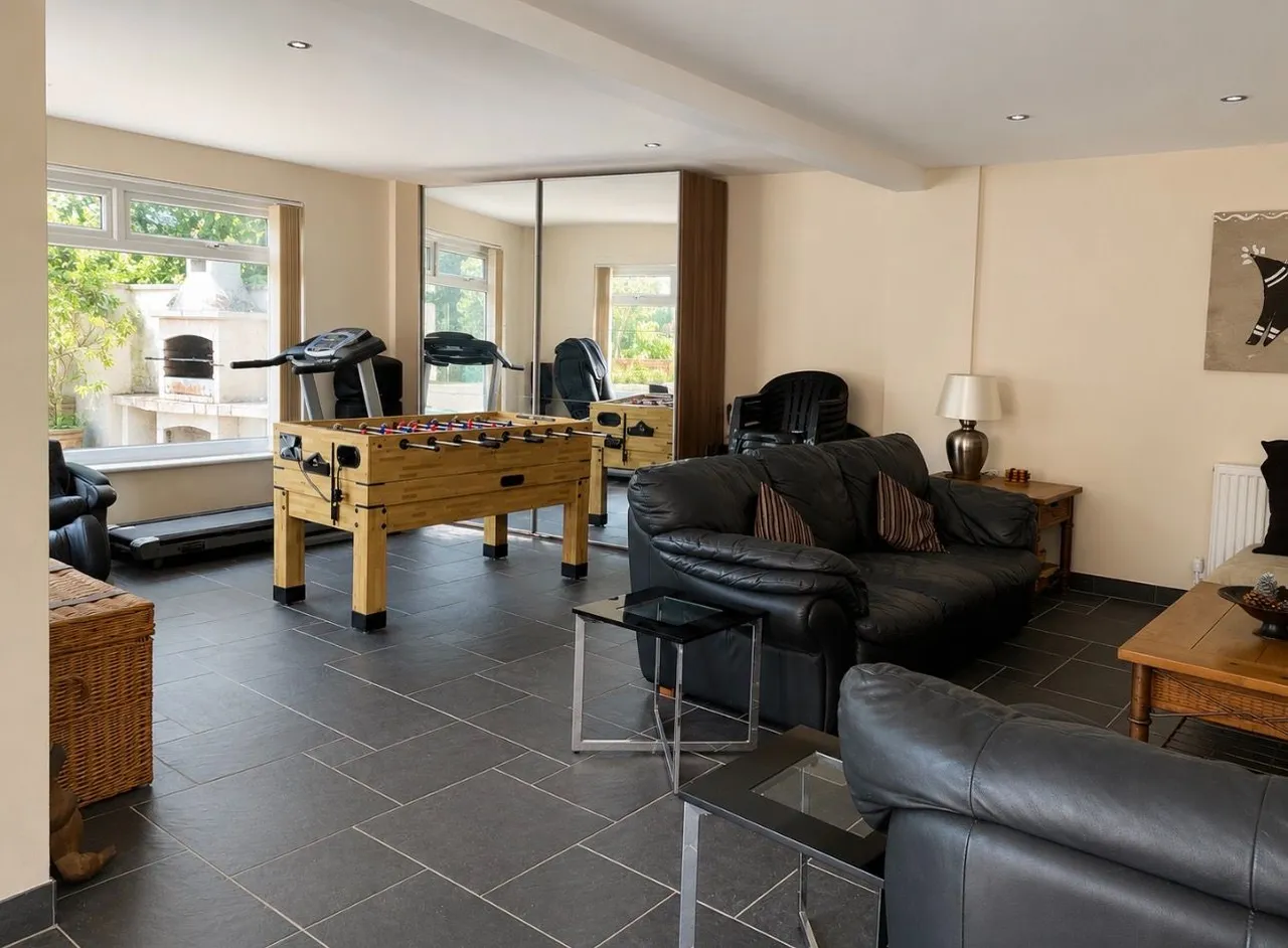 Shirley Aveune, South Cheam, SM2, photo 21