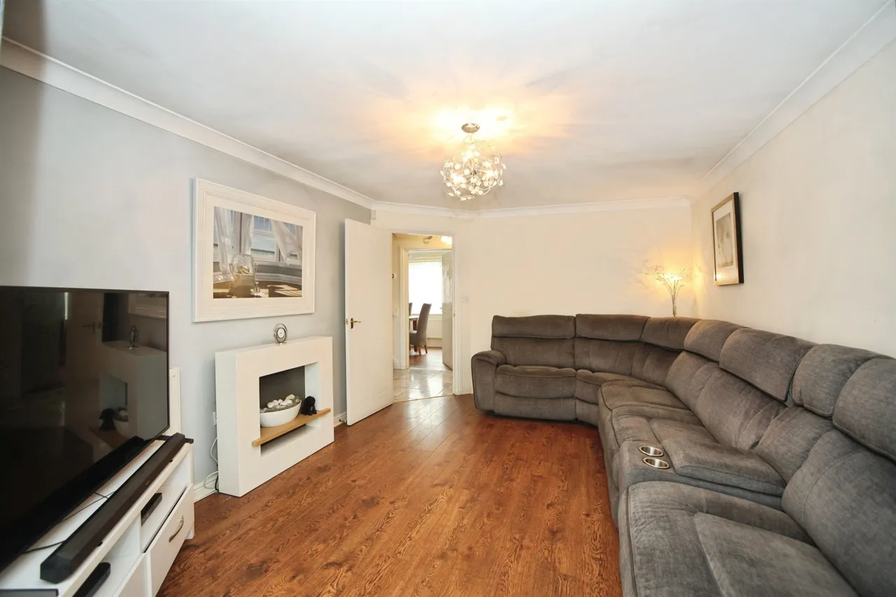 Coed-Y-Graig Hengoed, CF82, photo 3