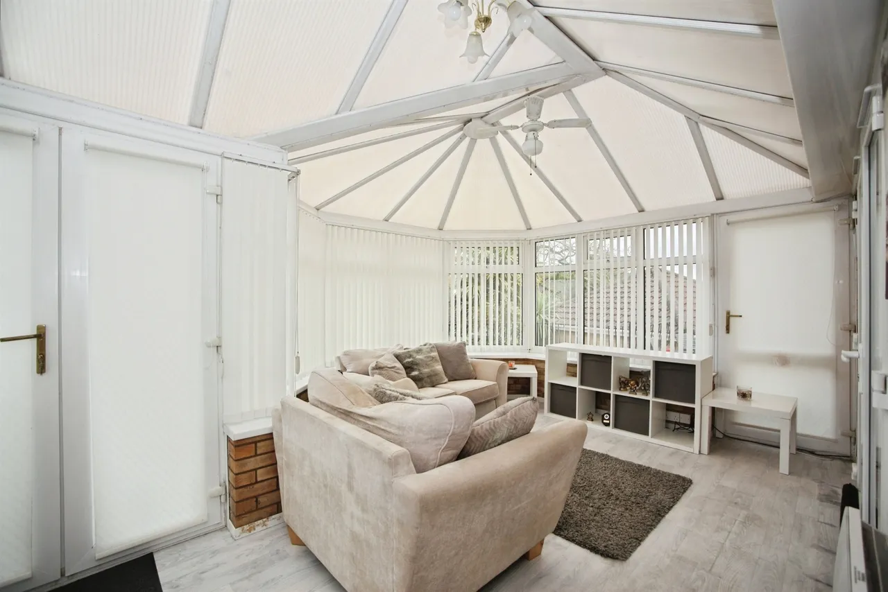 Coed-Y-Graig Hengoed, CF82, photo 10