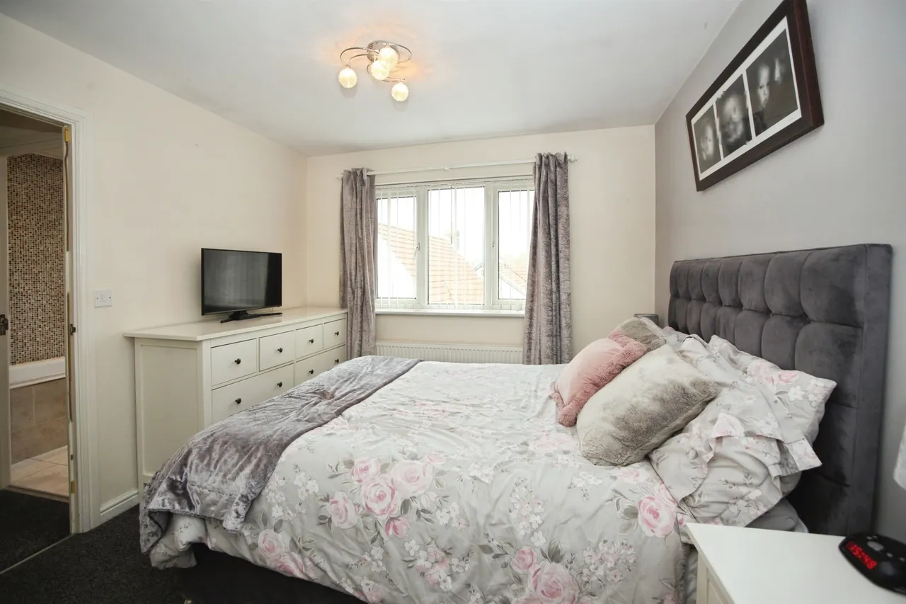 Coed-Y-Graig Hengoed, CF82, photo 16