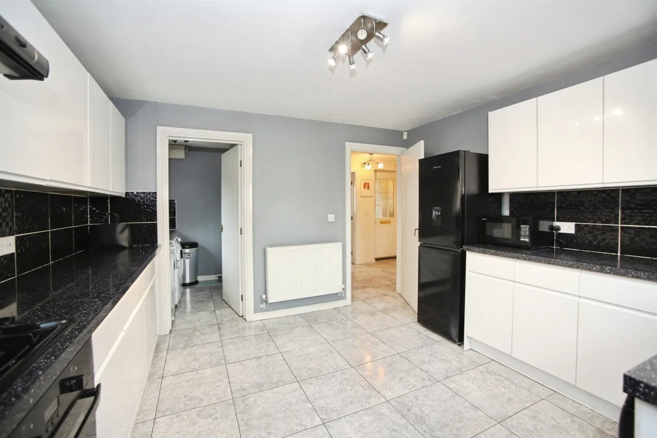 Coed-Y-Graig Hengoed, CF82, photo 8