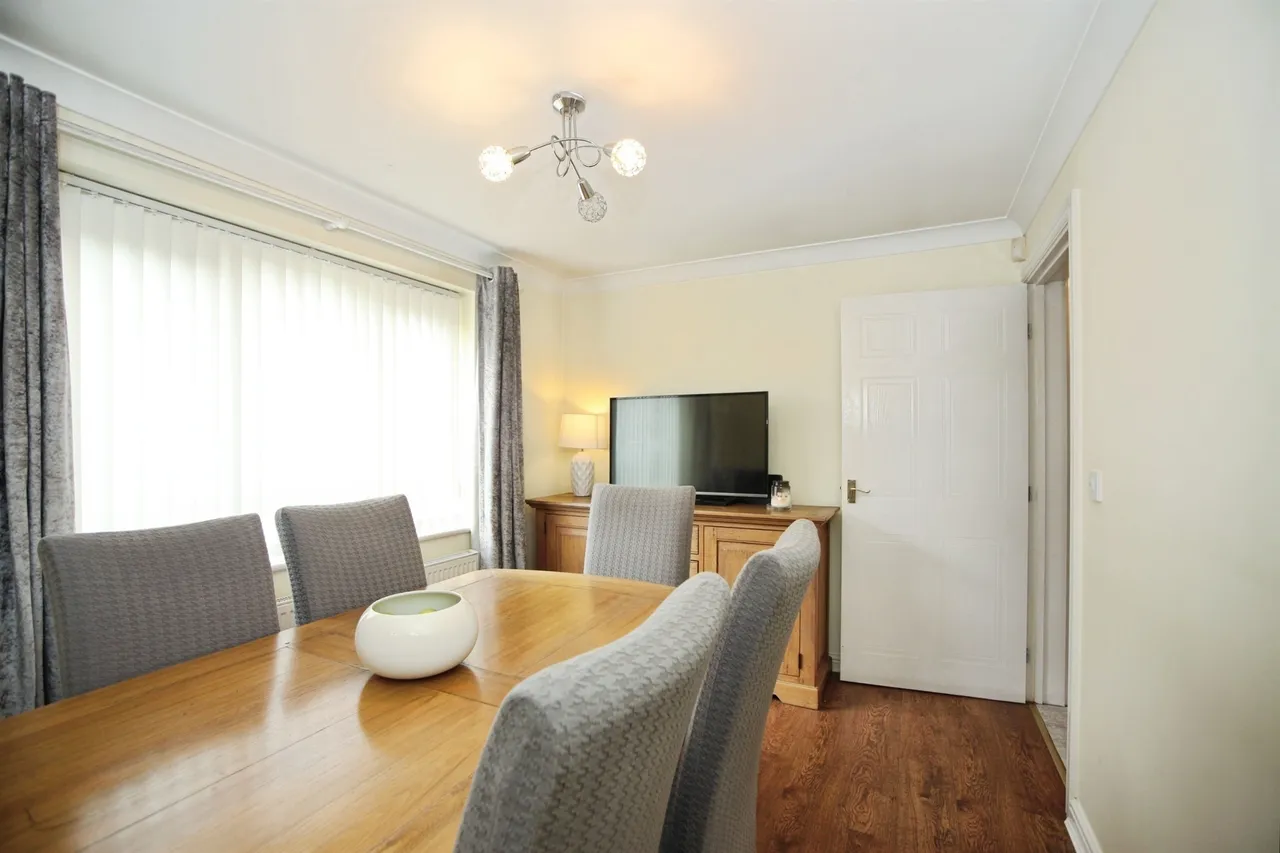 Coed-Y-Graig Hengoed, CF82, photo 5