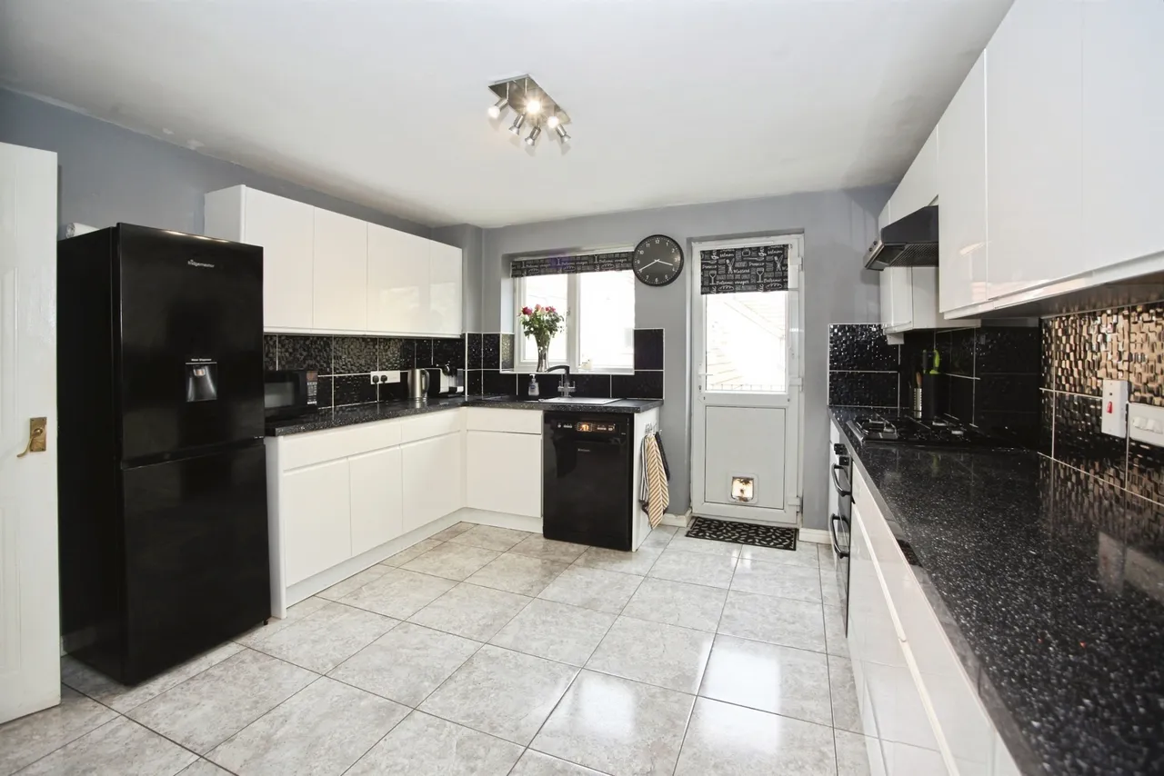 Coed-Y-Graig Hengoed, CF82, photo 7