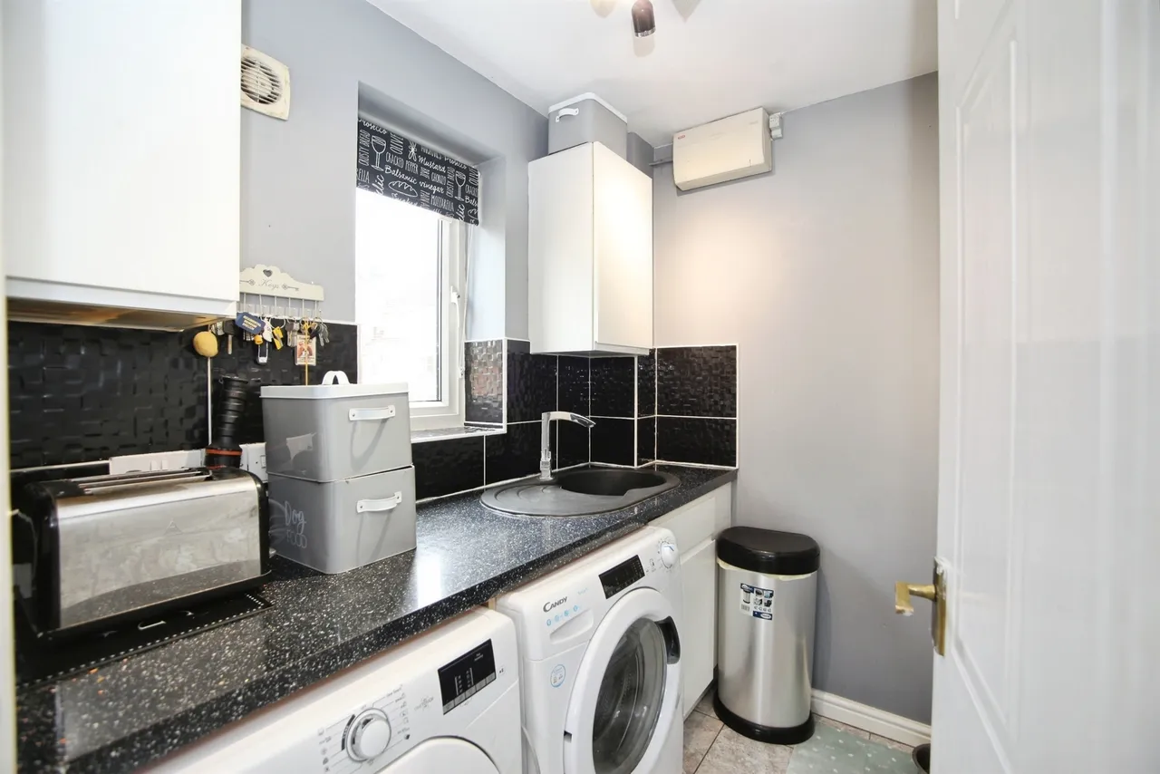 Coed-Y-Graig Hengoed, CF82, photo 9